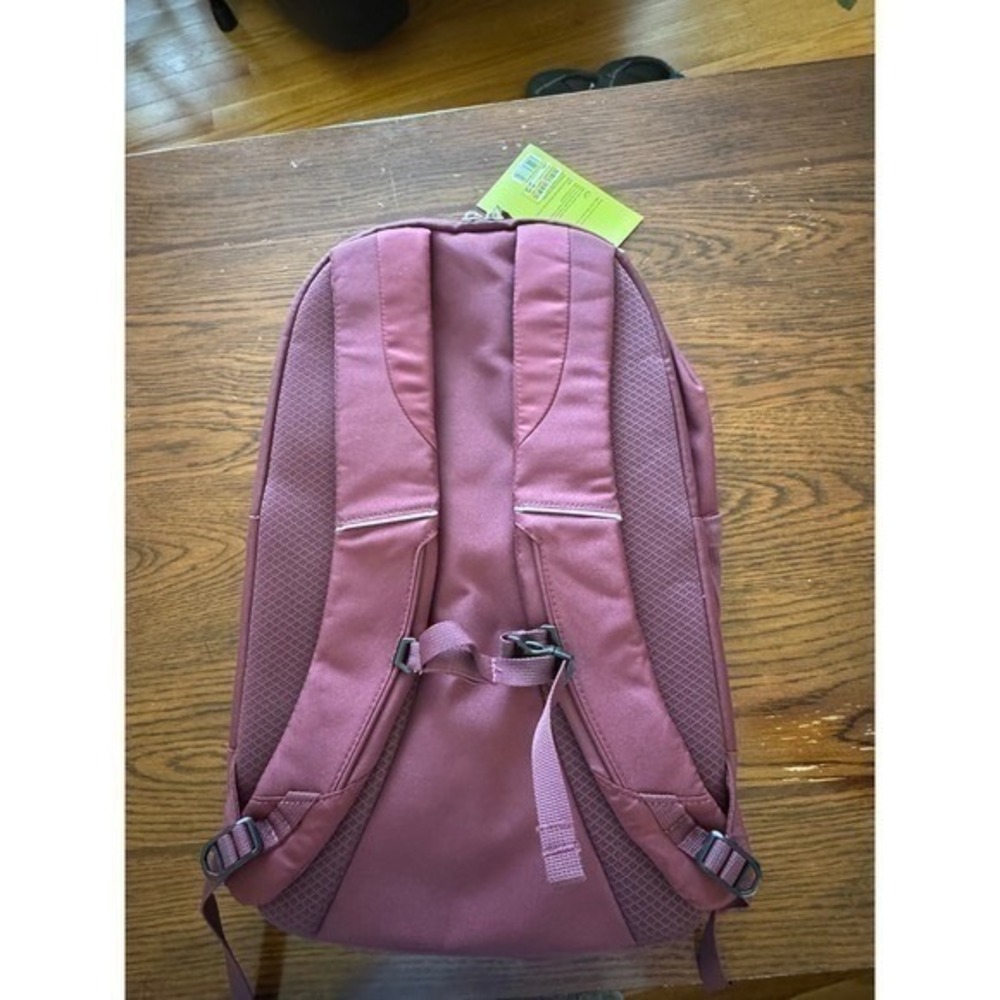Bungee Backpack Mauve Plum Padded Laptop Sleeve NWT commute sport Back To School - Picture 3 of 7